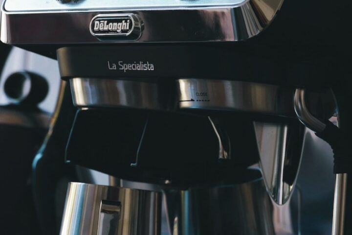 Serwis ekspresów do kawy Delonghi w Warszawie